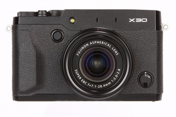 Avis Fujifilm X30 - vue de face